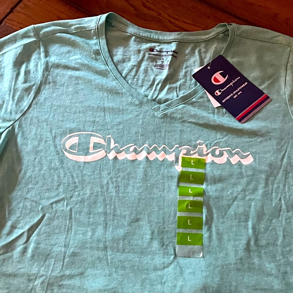 NWT women's Champion Logo T-shirt. Sz L. Teal/Seafoam color. Lightweight.